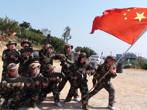 周末帶上M子一起來(lái)玩刺激的真人CS野戰(zhàn)吧！等你哦！